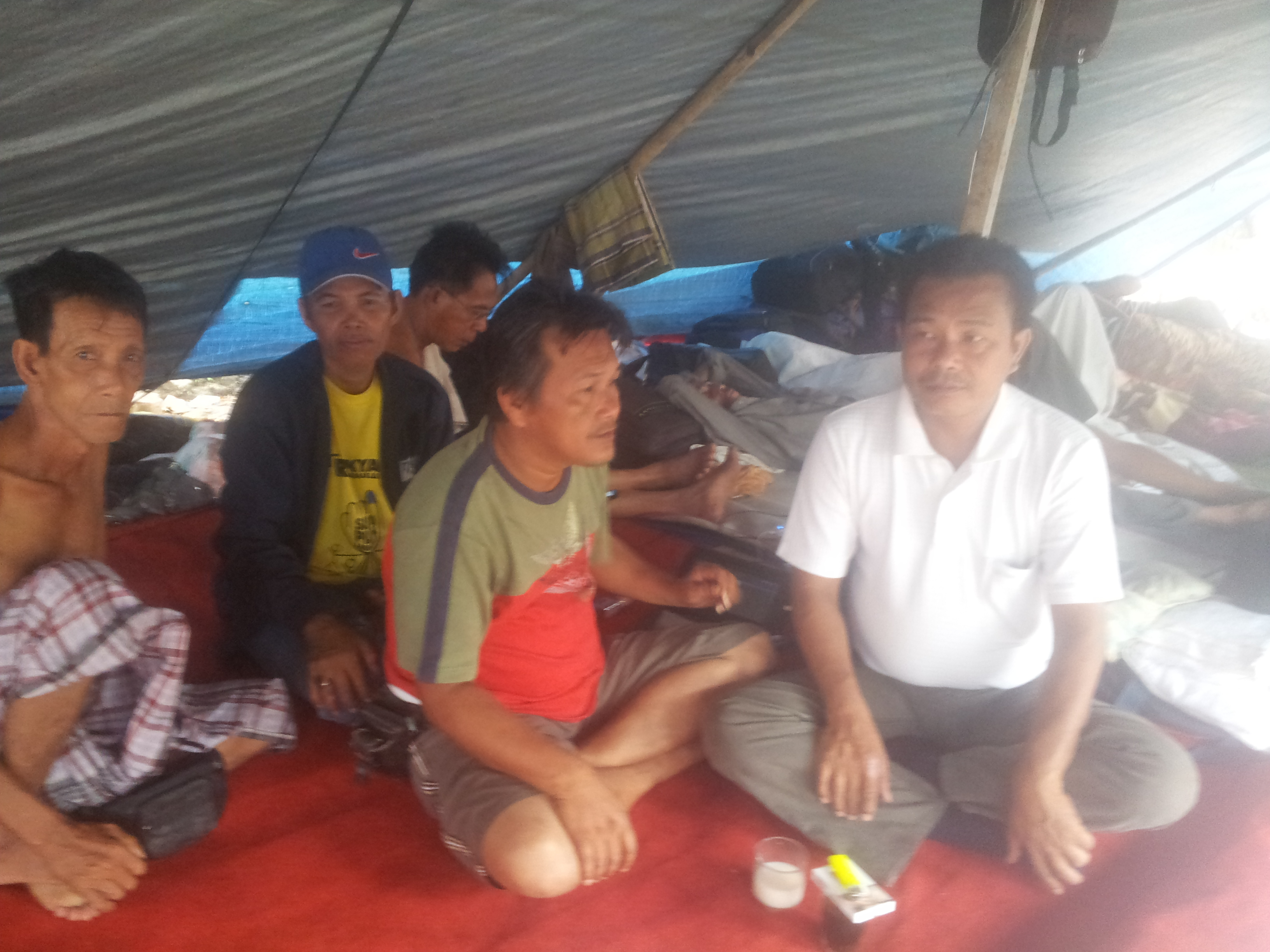 Foto Suku Anak Dalam Jambi Berkemah di Depan Kantor KomnasHAM
