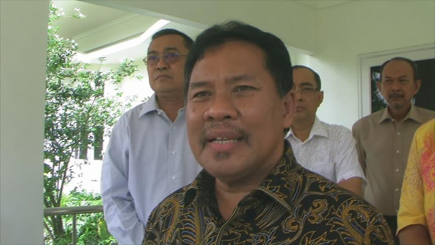 Berstatus Tersangka KPK, Bupati Zaini Lemas Setelah Didoakan Santri