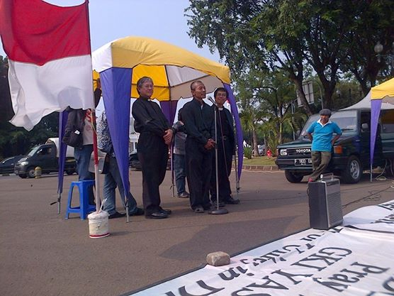 Natal Ketiga bagi Jemaat HKBP Filadelfia di Depan Istana