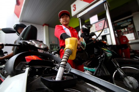 DPR Minta Pemerintah Waspada Ambil Kebijakan Stop Impor Premium