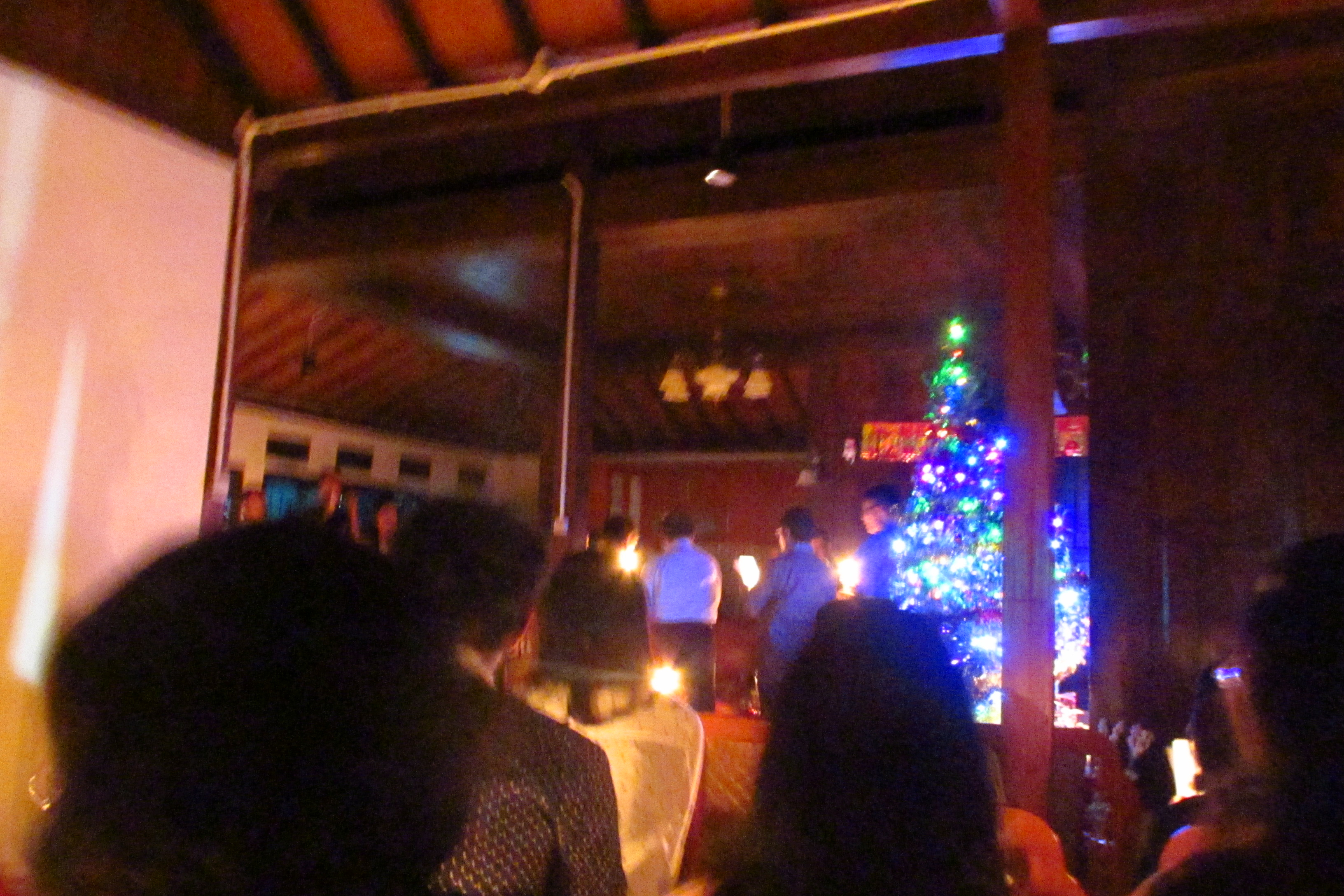 Begini Suasana Malam Misa Natal Jemaat GKI Yasmin