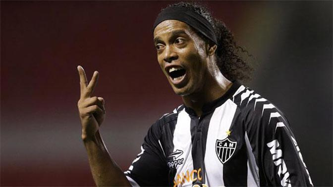 Mangkir Latihan, Ronaldinho Terancam Dipecat