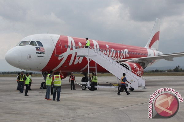 Datangi Crisis Center, Keluarga Penumpang AirAsia Histeris