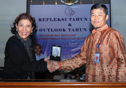 Menteri Susi Gandeng PPATK Perangi Pencurian Ikan