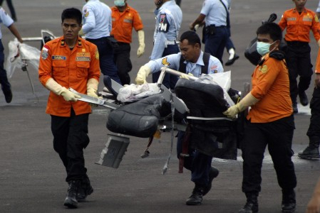 Basarnas Temukan 1 Jenazah Air Asia QZ8501