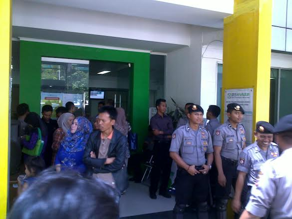 Biaya Persalinan Istri Ketua Ormas Tak Dibayar, Massa Geruduk Kantor BPJS