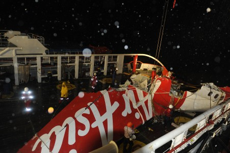 Basarnas Janji Terus Cari Korban Air Asia