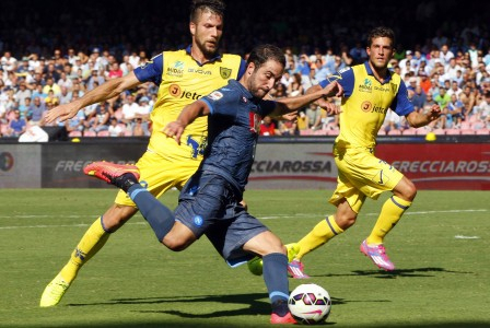 Liverpool Incar Higuain dan Romero