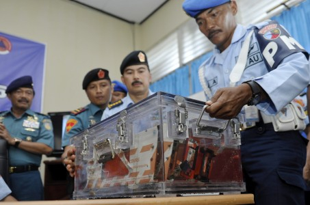 Analisa FDR dan CVR Air Asia Lebih dari Setahun