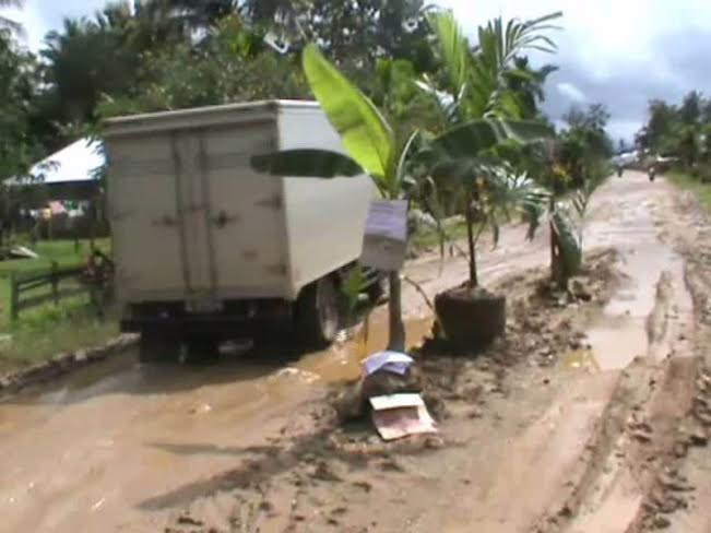 Jalan Rusak, Aparat Pemda Bondowoso Bungkam