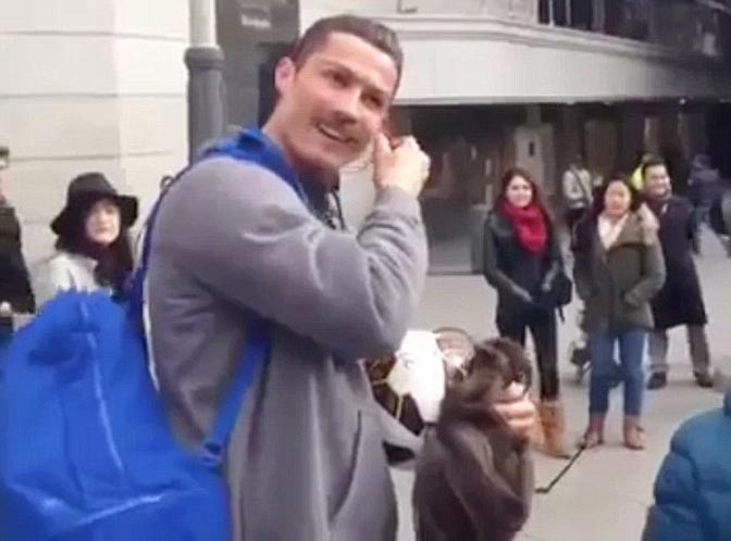 Ronaldo Jadi Gelandangan