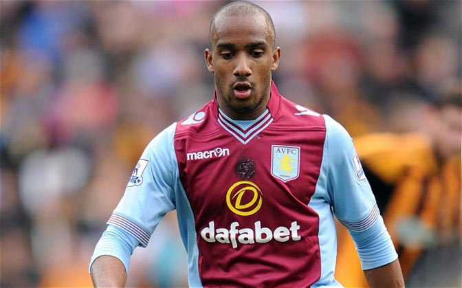 Fabian Delph Bertahan di Aston Villa