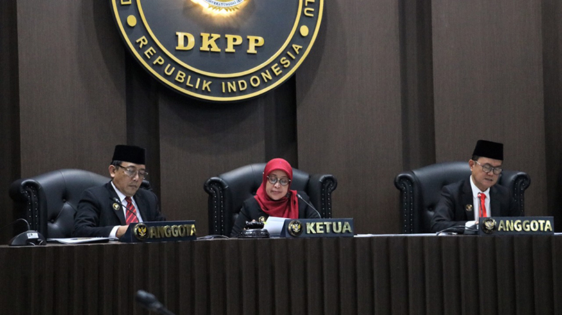 Sidang Pembacaann Putusan Dugaan Pelanggaran KEPP:  DKKP Rehabilitasi 17 Penyelenggara Pemilu