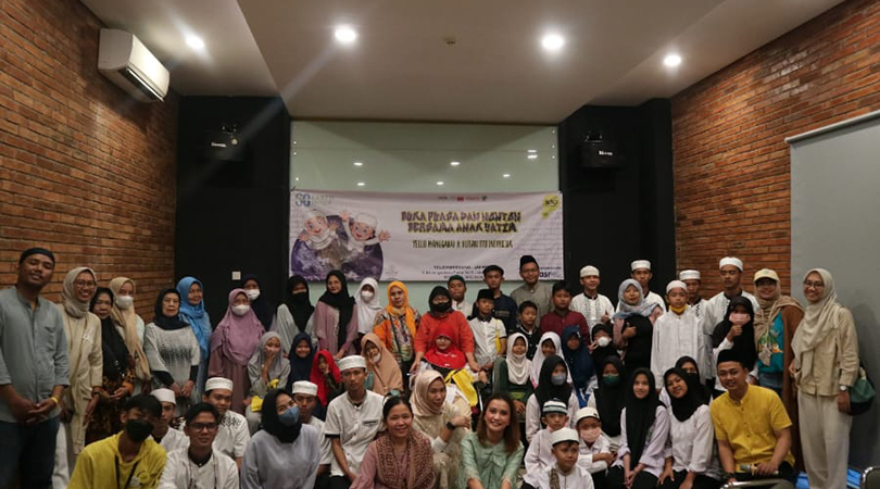 YELLO Hotel Manggarai Rayakan Earth Hour Bersama Anak Yatim