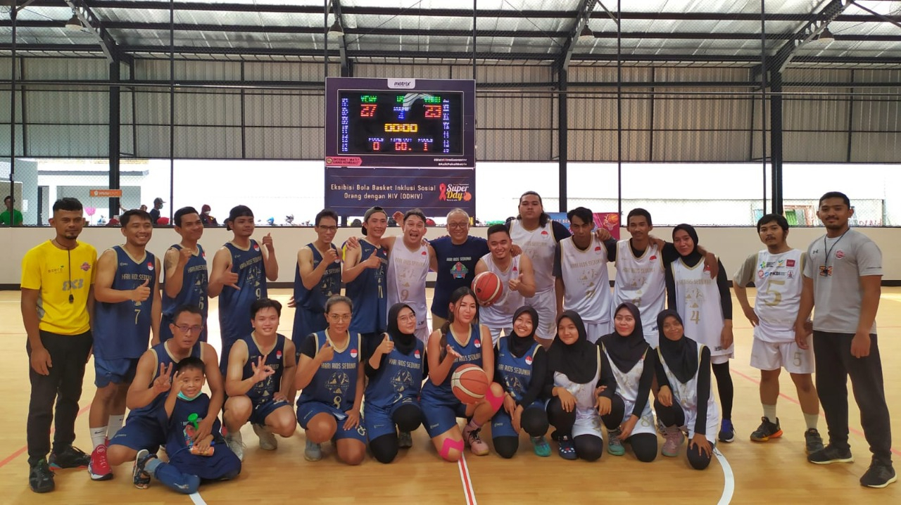 Bangun Inklusi Sosial Orang dengan HIV melalui Eksibisi Bola Basket