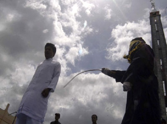 Publik Internasional Kecam Vonis Cambuk 1000 Kali Blogger Arab