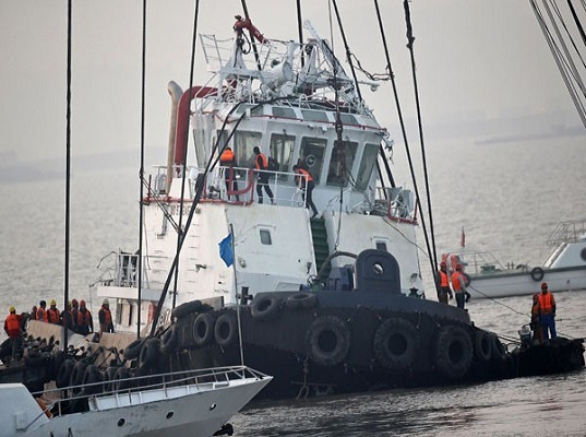 Penyelamat Berburu dengan Waktu di Sungai Yangtze