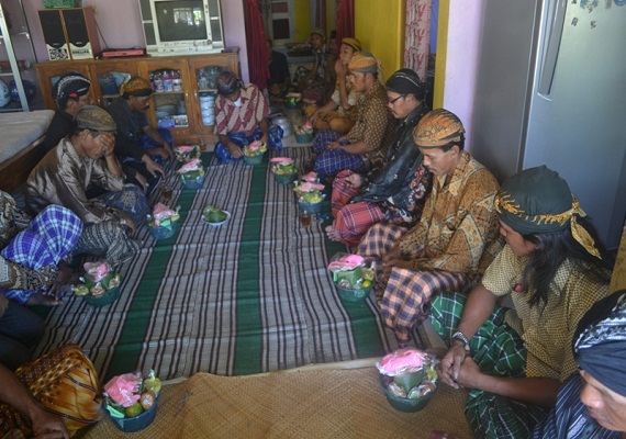 Ribuan Penganut Islam Aboge Banyumas Lebaran Hari Ini 