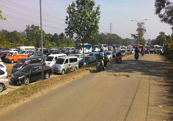 Kemacetan Jalur Puncak H+3 Lebih dari 20 Kilometer