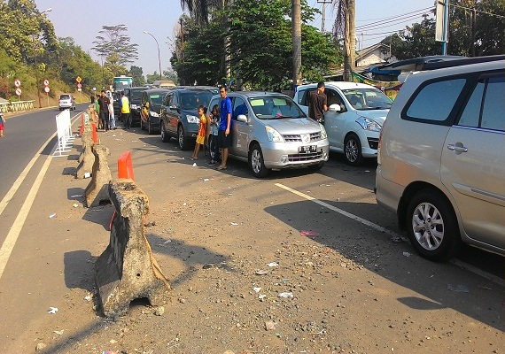 H+4 Antrean Menuju Puncak Masih Ramai