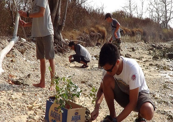 Pulau Makin Memprihatinkan, Pemuda Turun Tangan 