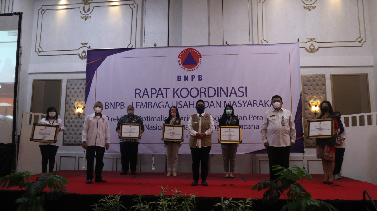 Bantu Penanganan COVID-19, Kolaborasi Pentaheliks dapat Apresiasi dari BNPB