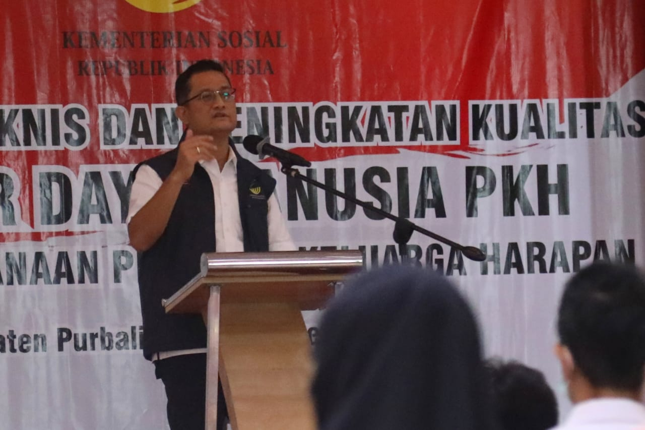 Kuker ke Jawa Tengah, Mensos Salurkan Bantuan untuk 15 Ponpes dan LKS Terdampak Pandemi
