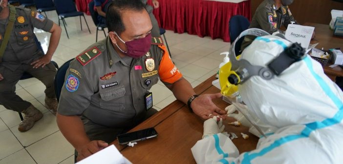 Cegah Penularan Covid-19, UPK Kemenkes Gelar Rapid Test di Kecamatan Setiabudi