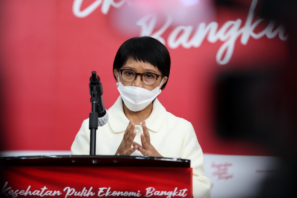 Menteri Luar Negeri Terus Lakukan Diplomasi untuk Mengawal Vaksin Covid-19