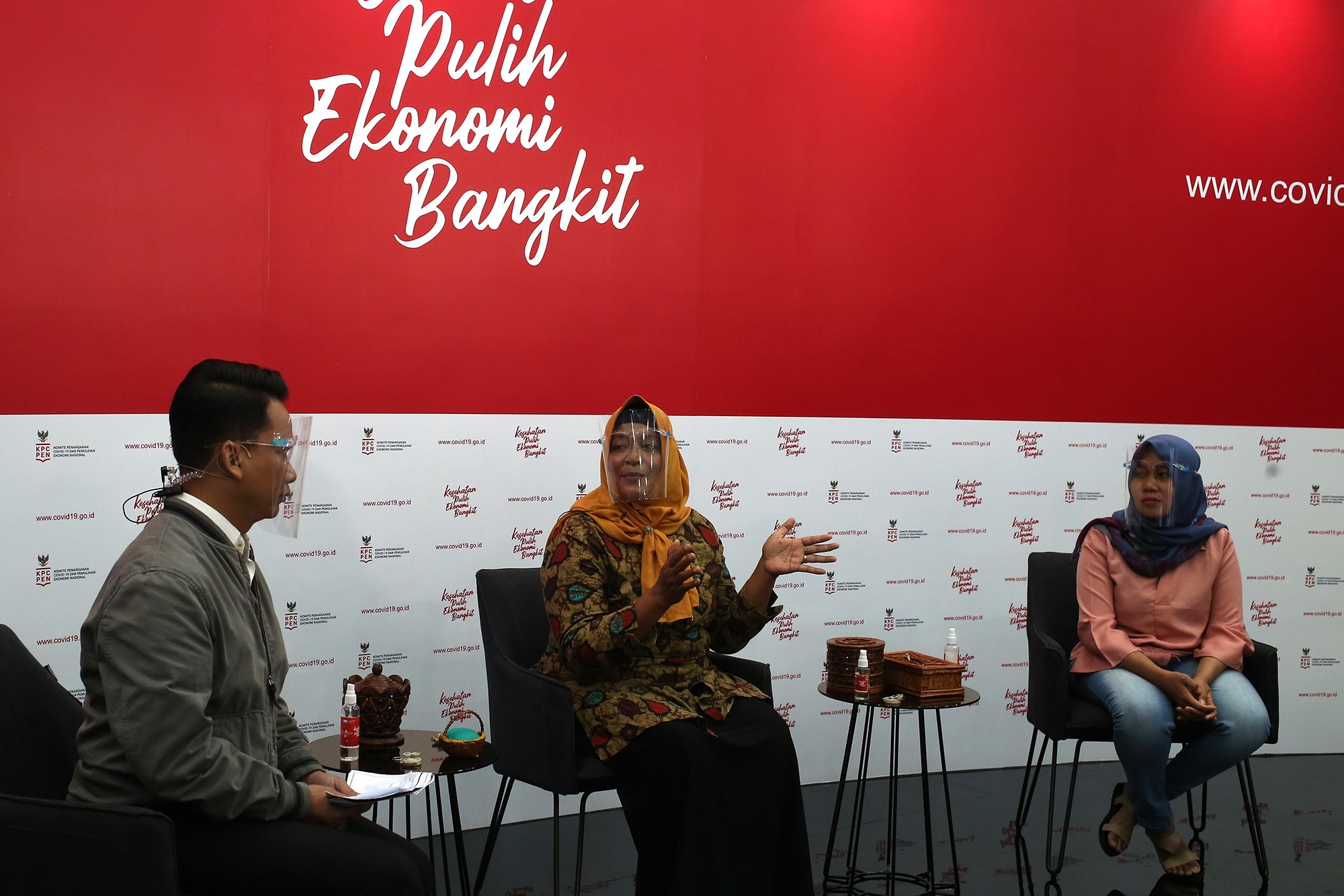 Sosok Ibu-ibu Tangguh di Masa Pandemi, Jadi Penopang Ekonomi Keluarga