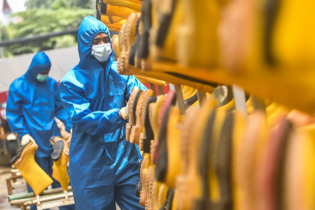 Melindungi Diri di Masa Pandemi Covid-19, Perawat Dituntut Bekerja Lebih Cerdas dari Virus