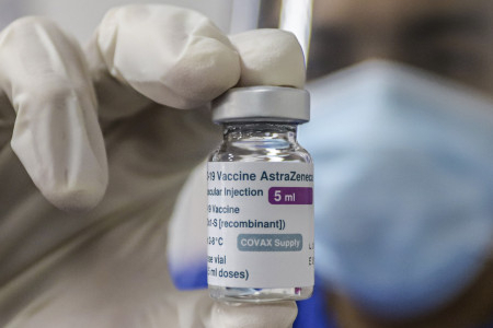 Pemerintah Sebut KIPI Vaksin AstraZeneca di Sulawesi Utara termasuk Ringan