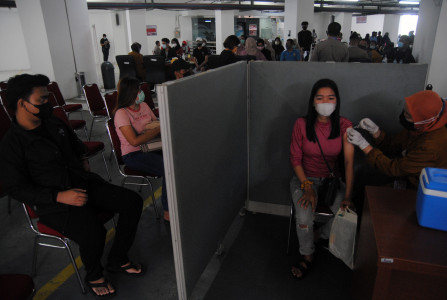 Libatkan Bidan, BKKBN Lakukan Percepatan Vaksinasi Covid-19 melalui Keluarga
