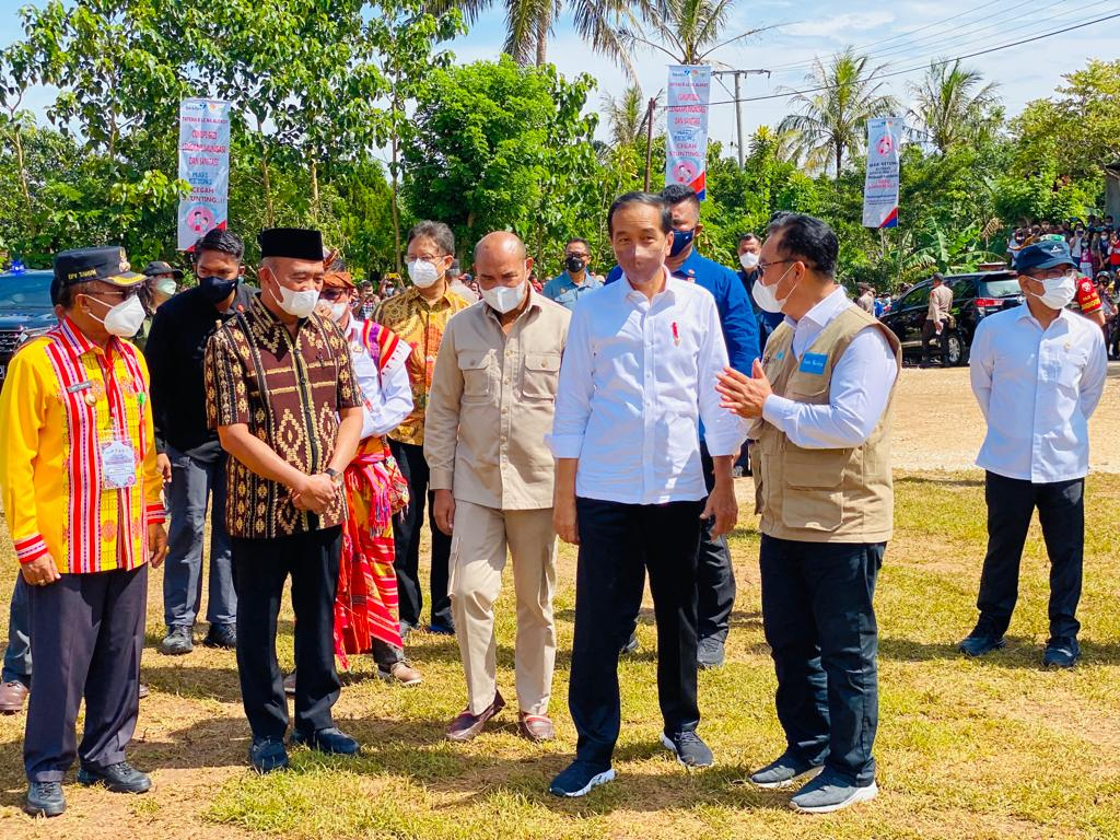 Tinjau  Program Percepatan Penurunan Stunting di NTT, Presiden Ingatkan Target 14 Persen