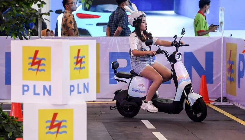 OJK Sebut Penurunan Penjualan Kendaraan Hingga Rumah Mesti Dicermati