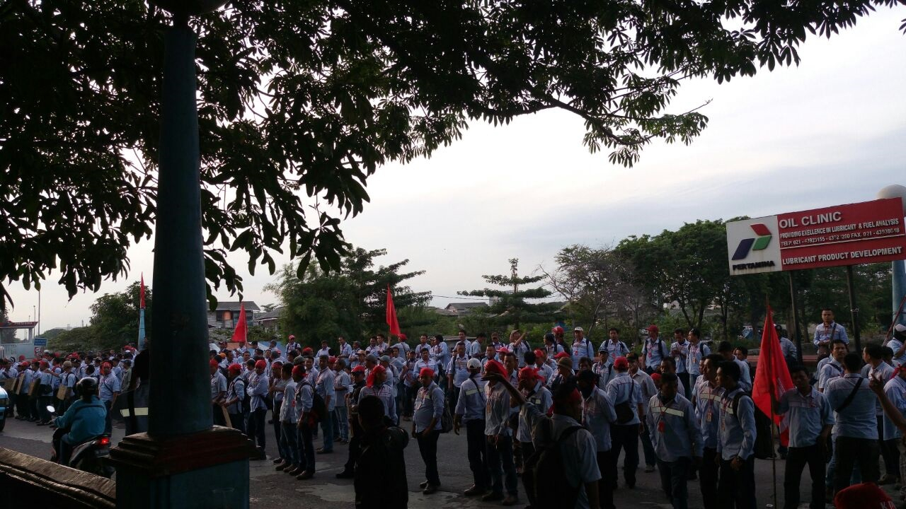 Ribuan Sopir Mobil Tangki Pertamina Akan Mogok Besok