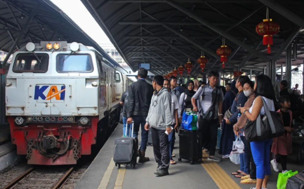 Puncak Arus Balik, KAI Jakarta Tambah Petugas dan Perjalanan Kereta