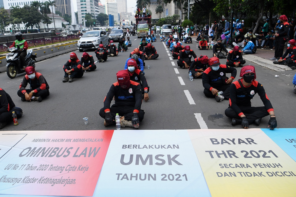 THR Wajib Dibayar Penuh, Buruh: Pengusaha Sudah Untung!