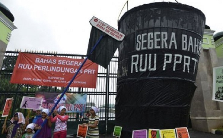 RUU PPRT Tertahan, Pekerja Rumah Tangga dalam Perbudakan