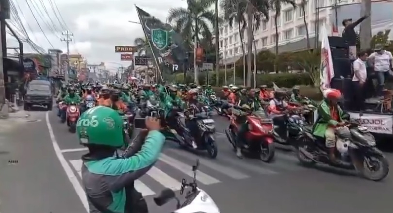 Usai Digeruduk, Kemnaker Janji akan Perjuangkan THR Ojol