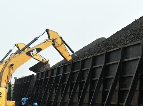 Coalruption, 'Perselingkuhan' Pejabat dan Bisnis Batu Bara