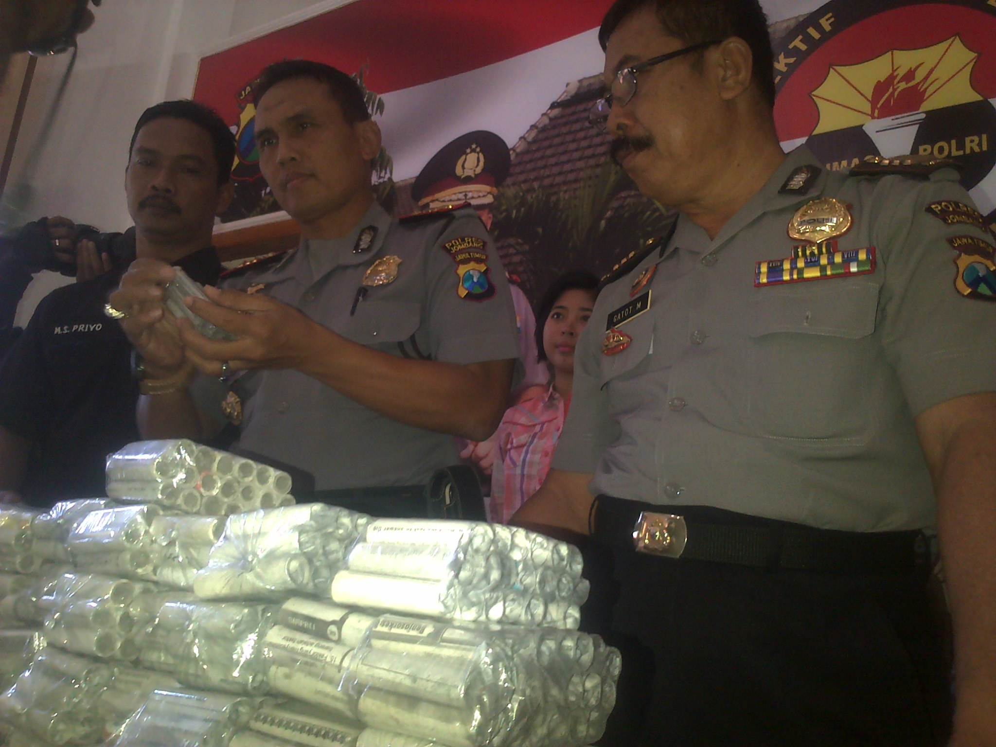 Bawa 1000 Butir Petasan Ilegal, Pelajar di Jombang Terancam 10 Tahun Penjara