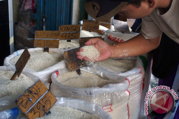 Bulog Proses Ulang 400 Ribu Ton Raskin Tak Layak Konsumsi 