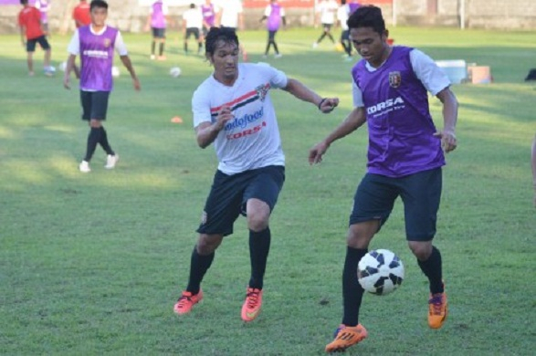 Kompetisi Dihentikan, Bryan Cesar Ikuti Pertandingan Tarkam