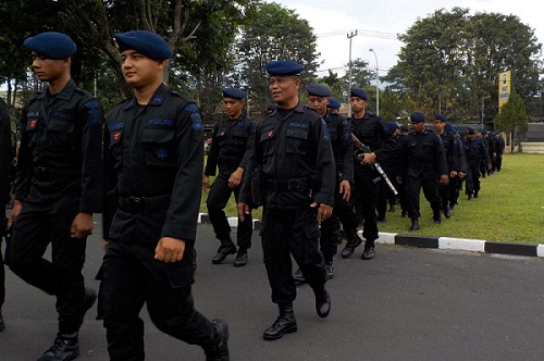 Kapolri Perintahkan Pasukan Brimob Jaga Desa Zona Merah di Kudus