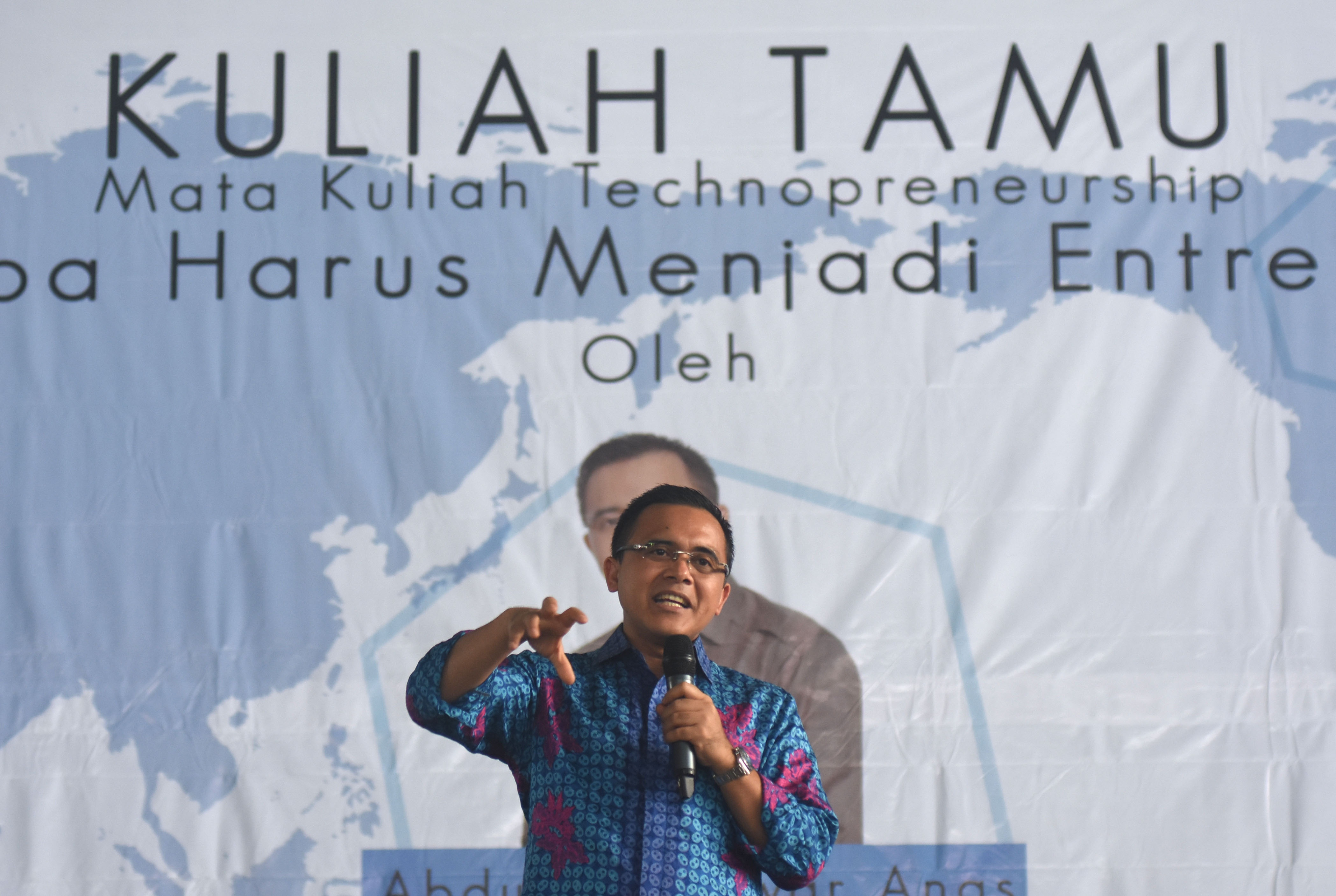 PDIP: Azwar Anas Masih Tetap Bakal Cawagub Jawa Timur