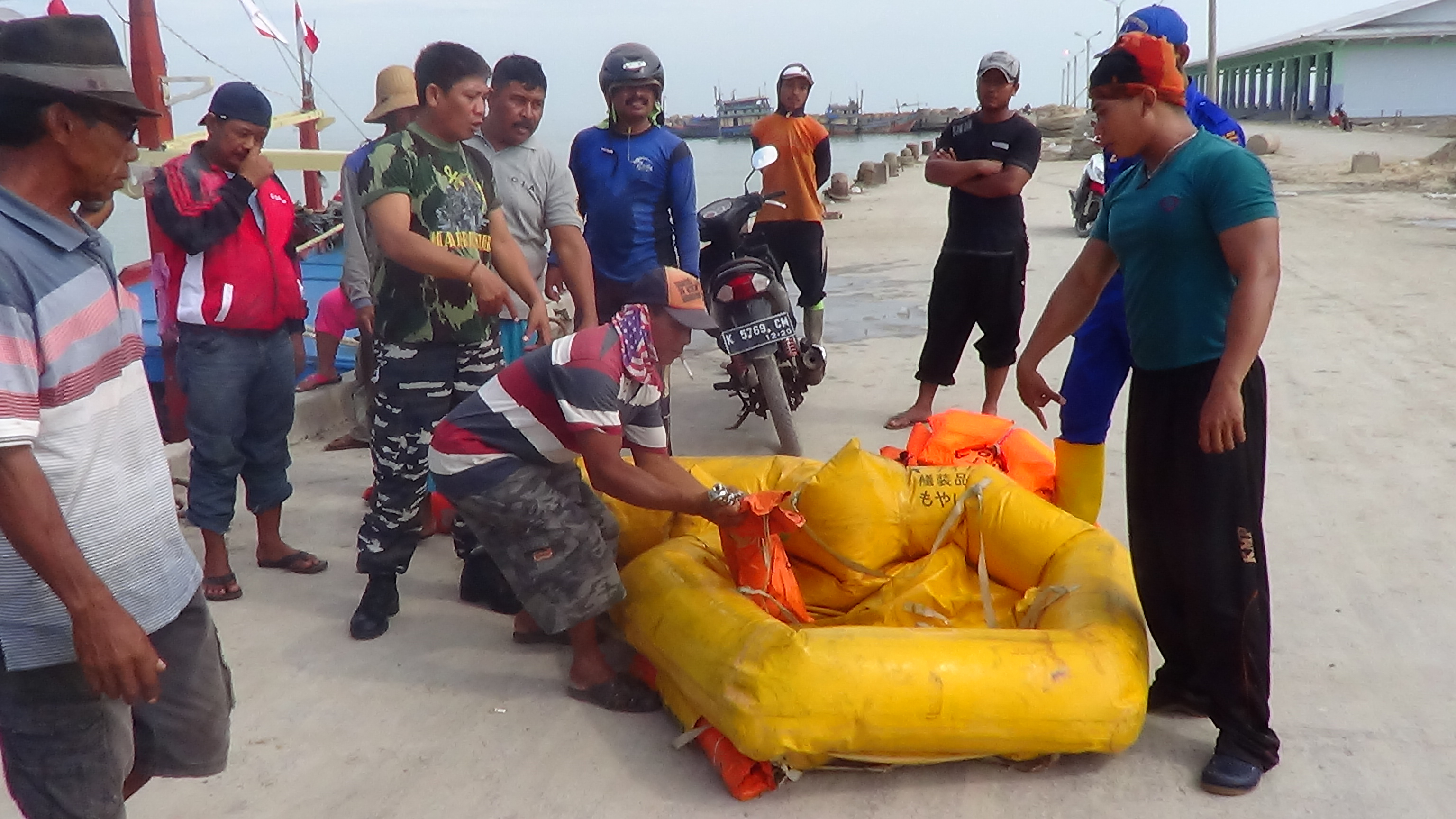 Belasan ABK Tirta Lamandau Selamat Usai Terombang-ambing di Tengah Laut 