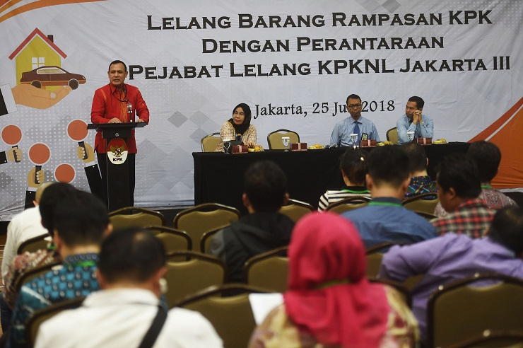 KPK Lelang 23 Barang Sitaan Kasus Korupsi, Kiswah Laku 450 Juta