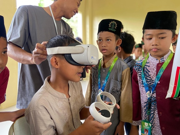 Yang Muda, yang Bangun Desa