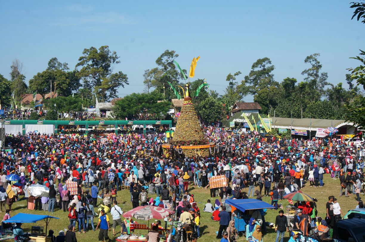 Pesta Kenduri Durian di Jombang Ricuh